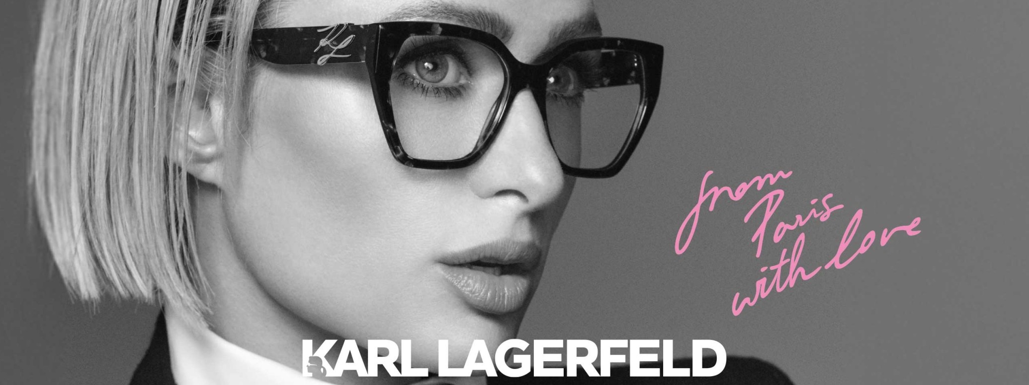 Karl Lagerfeld: Frau mit markanter Brille